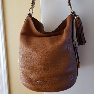 Michael Kors Brooke Bucket Bag Medium in Acorn EUC
